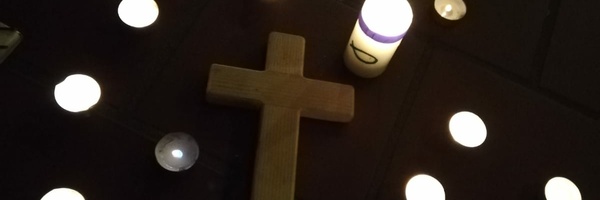 Kreuz und Kerze